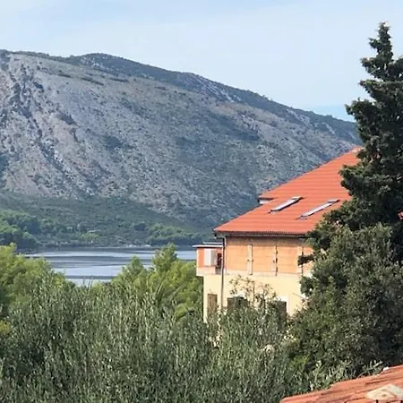 Pippilotta * Stari Grad (Hvar)